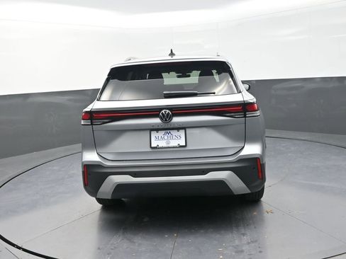 New 2026 Volkswagen Tiguan S FWD image 9