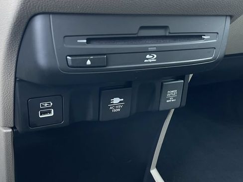 Certified 2024 Honda Odyssey Touring image 20