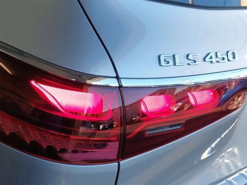 Used 2024 Mercedes-Benz GLS 450 4MATIC image 51