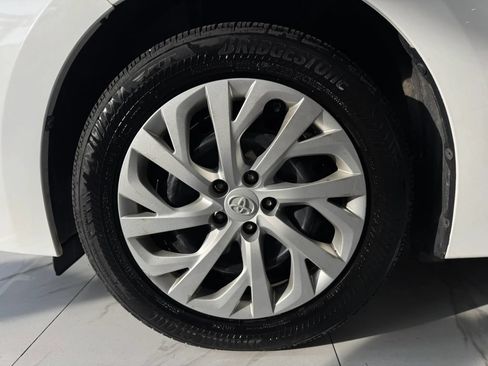 Used 2017 Toyota Corolla LE w/ Body Protection Package FWD image 8