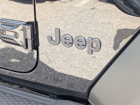 Used 2021 Jeep Wrangler Unlimited Sport image 10