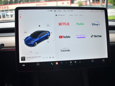 Used 2021 Tesla Model 3 Long Range AWD/4WD image 32