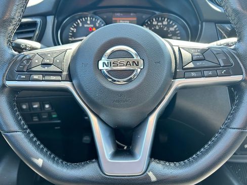 Used 2020 Nissan Rogue SV image 23