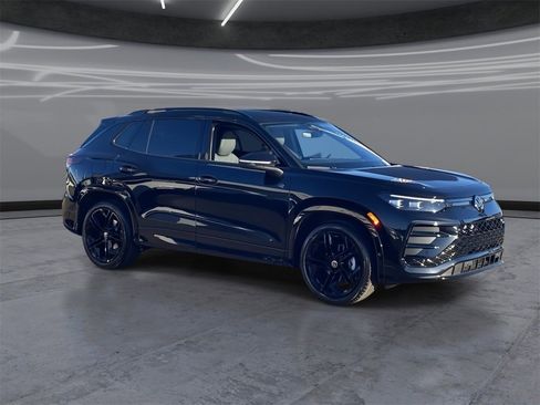 New 2026 Volkswagen Tiguan SE R-Line image 2