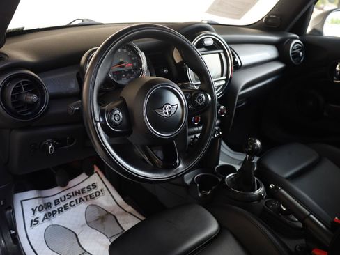 Used 2015 MINI Cooper 4-Door Hardtop FWD image 16