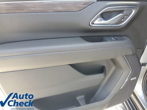 Used 2024 Chevrolet Suburban LT w/ Luxury Package AWD/4WD image 16