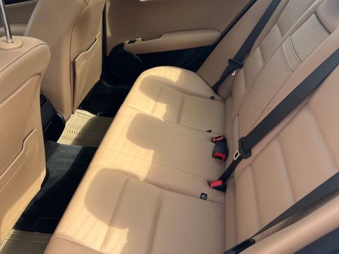 Used 2014 Mercedes-Benz C 250 Sedan image 18