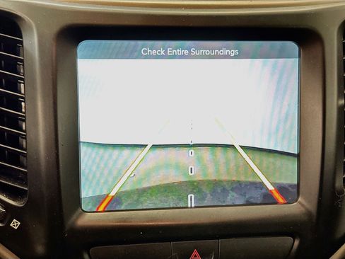 Used 2015 Jeep Cherokee Latitude w/ Comfort/Convenience Group AWD/4WD image 23