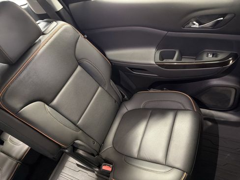 Used 2023 GMC Acadia AT4 w/ Preferred Package image 14