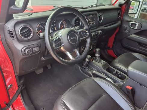 Used 2020 Jeep Wrangler Unlimited Sahara w/ Cold Weather Group AWD/4WD image 8