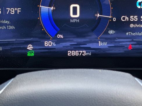 Used 2025 Chevrolet Equinox EV LT w/ Convenience Package image 3