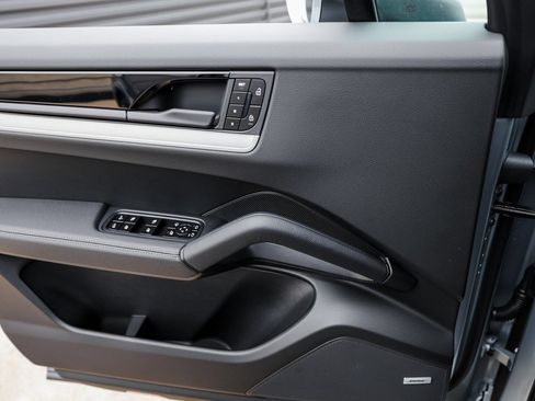 Certified 2026 Porsche Cayenne AWD/4WD image 23
