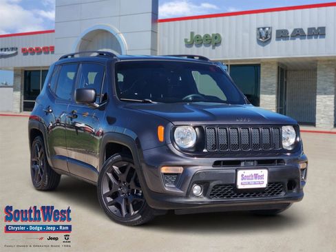 Used 2021 Jeep Renegade Latitude image 1