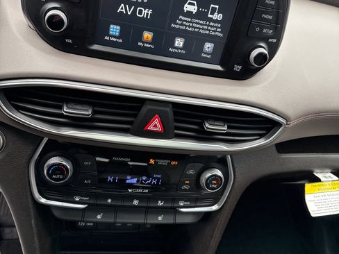 Used 2020 Hyundai Santa Fe SEL w/ Convenience + Premium Package image 16