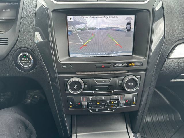 Used 2017 Ford Explorer XLT w/ Equipment Group 202A AWD/4WD image 16