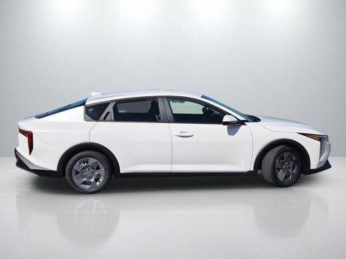 New 2026 Kia K4 LX image 5