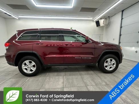 Used 2017 Jeep Grand Cherokee Laredo image 6