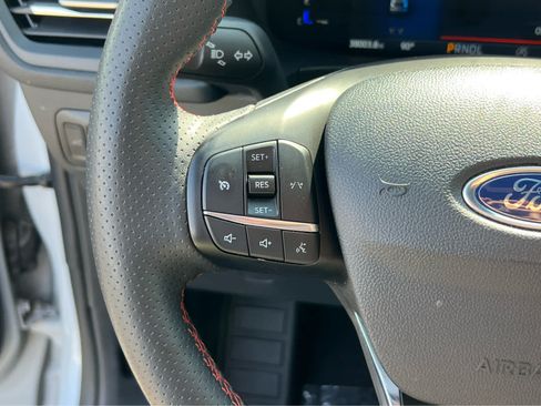 Certified 2025 Ford Escape ST-Line Select AWD/4WD image 32