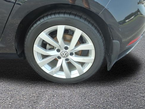 Used 2019 Volkswagen Golf SE FWD image 9