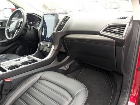 Used 2024 Ford Edge SEL w/ Convenience Package AWD/4WD image 4