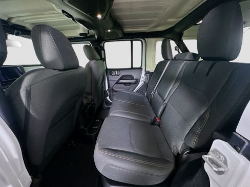 Used 2024 Jeep Wrangler Unlimited Sahara AWD/4WD image 26