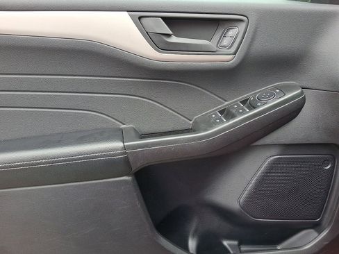 Certified 2022 Ford Escape SE w/ Cold Weather Package image 12