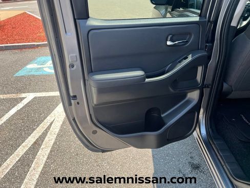 Used 2024 Nissan Frontier SV AWD/4WD image 19