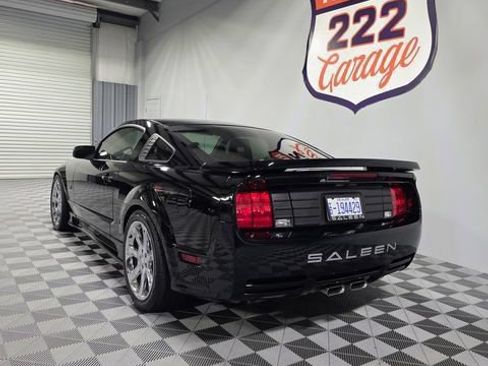 Used 2005 Ford Mustang GT Premium RWD image 4