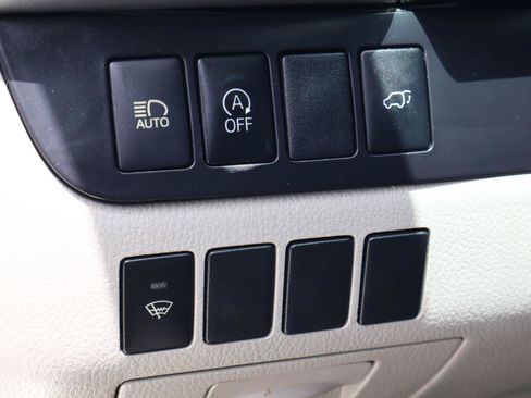 Used 2019 Toyota Highlander XLE FWD image 22