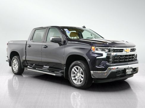 Used 2023 Chevrolet Silverado 1500 LT AWD/4WD image 7