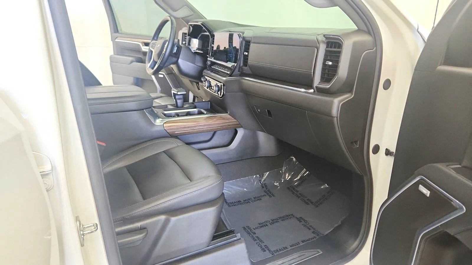Used 2025 Chevrolet Silverado 1500 RST w/ Convenience Package II AWD/4WD image 28