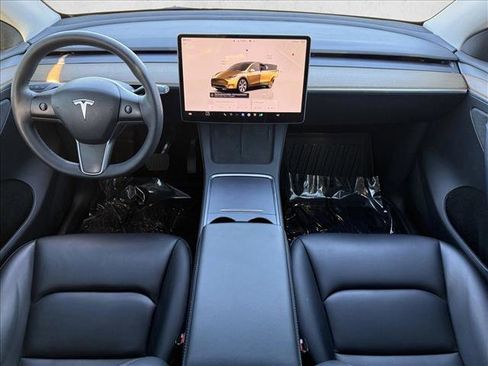 Used 2023 Tesla Model Y Long Range image 14