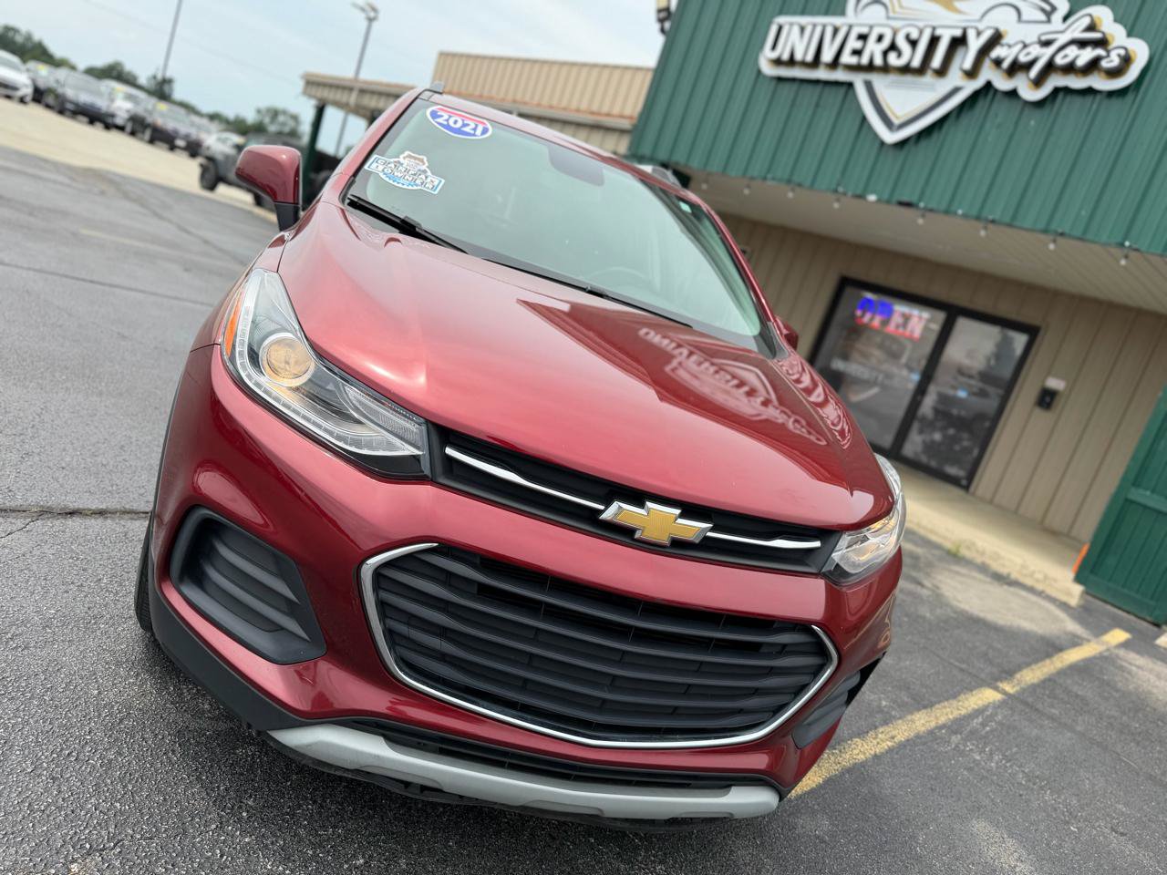 Used 2021 Chevrolet Trax LT w/ LT Convenience Package FWD image 9