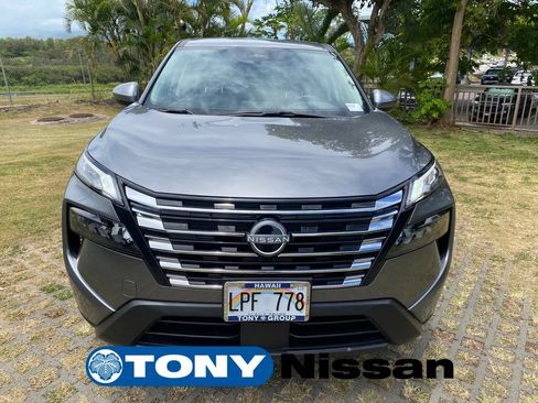 Used 2025 Nissan Rogue SV FWD image 20