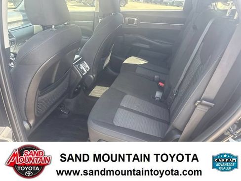 Used 2023 Kia Sorento LX AWD/4WD image 13