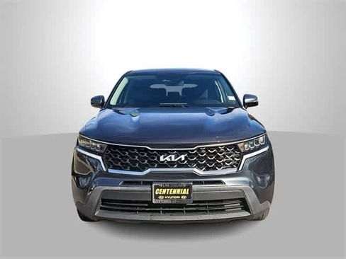 Used 2022 Kia Sorento LX image 3