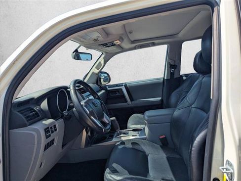 Used 2011 Toyota 4Runner SR5 w/ Premium Pkg w/Leather RWD image 12