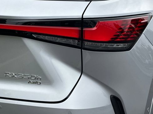 Certified 2025 Lexus RX 350 w/ Convenience Package image 13