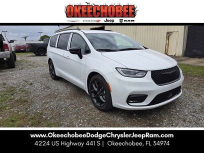 Used 2025 Chrysler Pacifica Limited