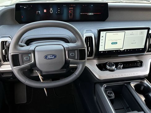 New 2026 Ford Expedition Active image 12