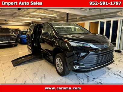 Used 2022 Toyota Sienna XLE