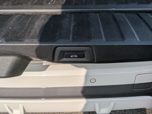 Used 2021 BMW X5 xDrive40i w/ M Sport Package image 32