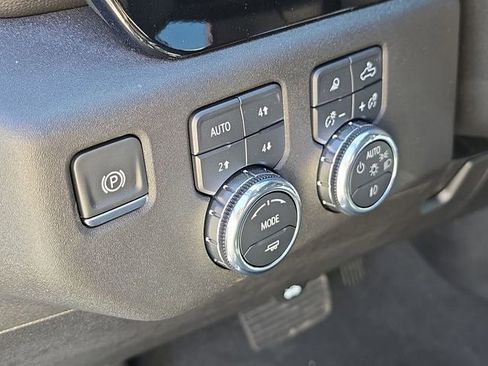 New 2025 GMC Sierra 1500 Elevation w/ Elevation Premium Package image 18