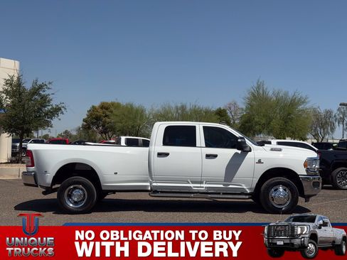 Used 2024 RAM 3500 Tradesman w/ Chrome Appearance Group AWD/4WD image 4