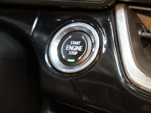 Used 2024 Chevrolet Trax RS w/ Sunroof Package FWD image 22