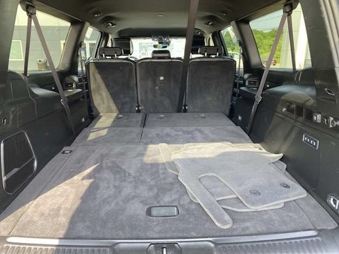 Used 2023 Jeep Wagoneer L Series II AWD/4WD image 5