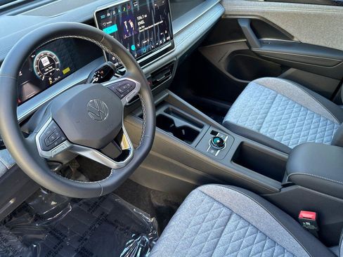 New 2025 Volkswagen Tiguan S image 9