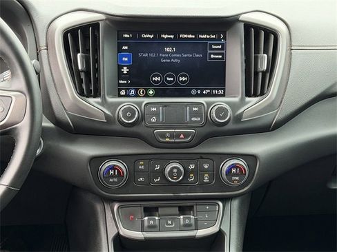 Used 2023 GMC Terrain AT4 image 17