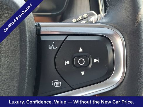 Certified 2024 Volvo XC40 B5 Plus w/ Climate Package AWD/4WD image 23