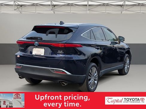 Used 2022 Toyota Venza XLE image 7